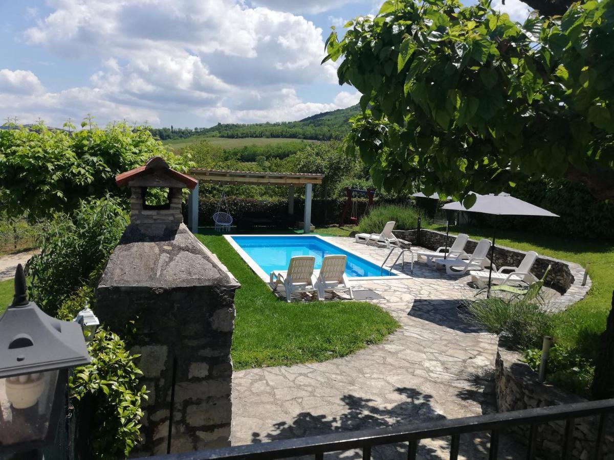 Guest House Valentino Motovun Exterior foto