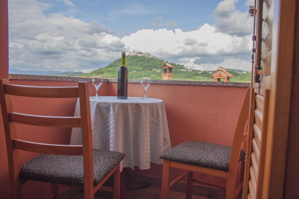 Guest House Valentino Motovun Exterior foto